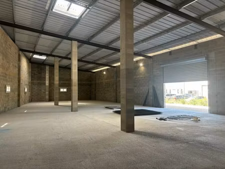 location local d’activités mazan 84380 390m²
