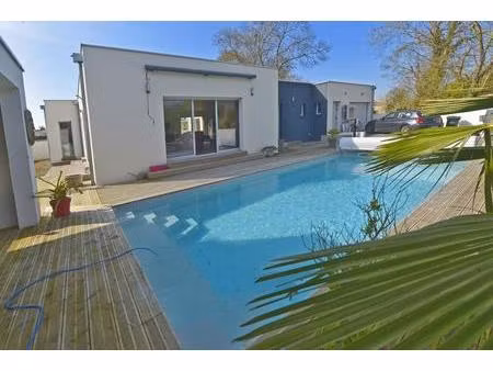 maison - 170m ²