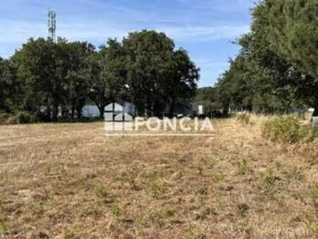 vente terrain à challans (85300) : à vendre / challans