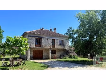 maison 3 chambres+ studio
