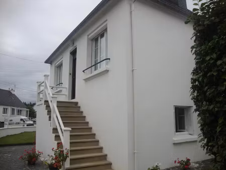 location meublée maison 4 pièces 70 m² à maël-carhaix (22340)  800 €