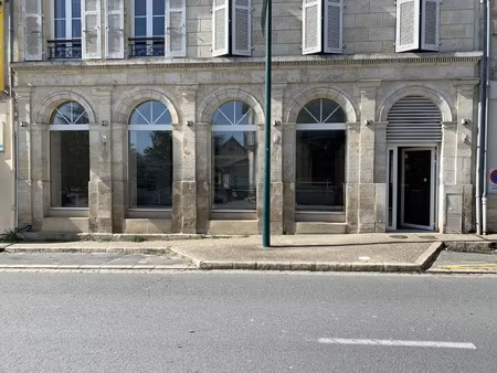 location local commercial 3 pièces 67 m2 à margaux