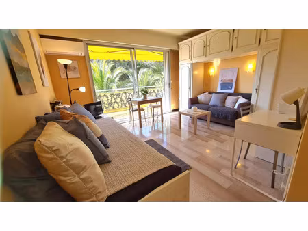 location appartement 1 pièces 38 m2 à nice