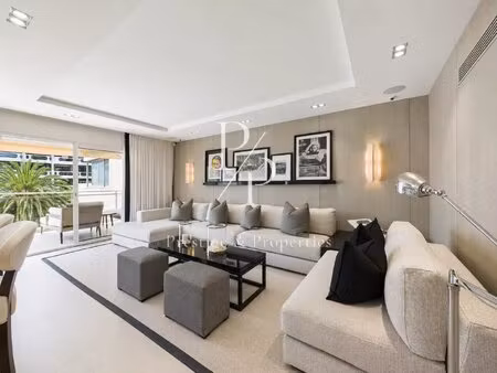 à vendre - appartement 137 m² - 4 chambres - 2 parkings - terrasses - cannes banane