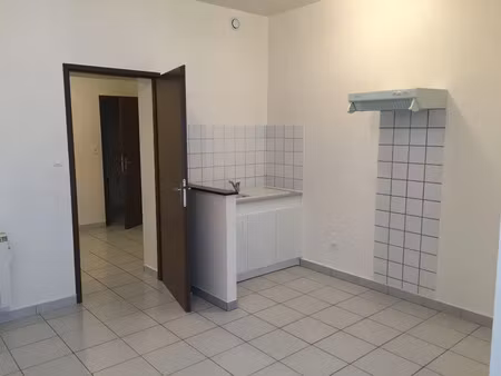 location appartement 2 pièces 27 m² à sochaux (25600)