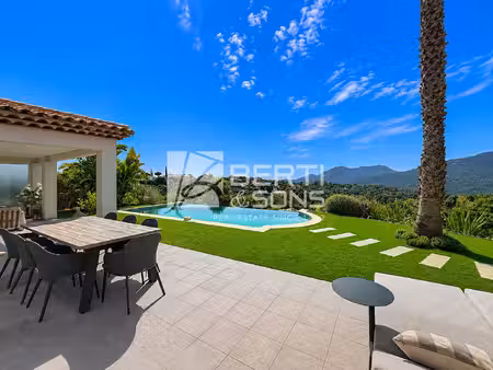 a 15 min de mandelieu - villa renovee 7 pieces avec 4/5 chambres - piscine a debordement -