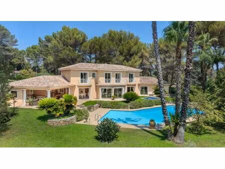 mougins  superbe néo provençale dans un domaine fermé