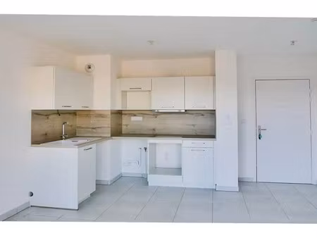 location appartement 2 pièces 35m2 marseille 10eme (13010) - 694 € - surface privée