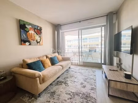 dans un immeuble face mer  t2 rénové