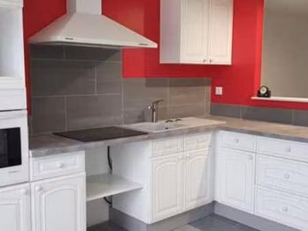 location appartement 3 pièces à saint-étienne-en-coglès (35460) : à louer 3 pièces / 73m² 