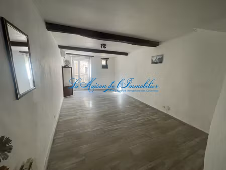 anduze  maison de ville entièrement rénovée f4/f5 avec terra