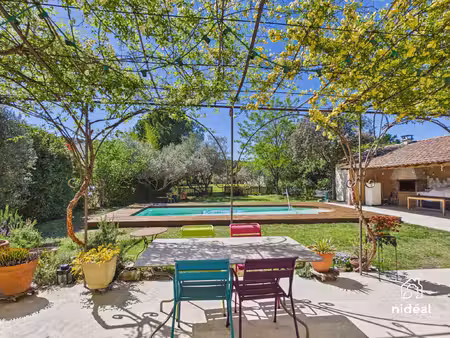 bastide 4 chambres  piscine  terrain clos
