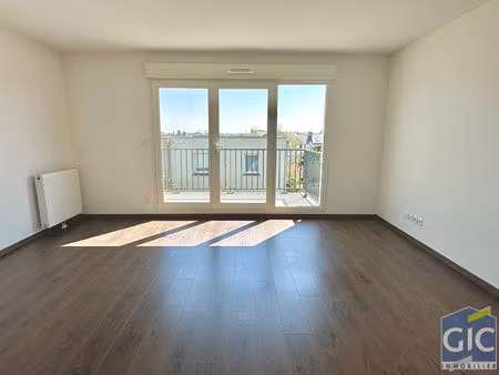 location appartement 3 pièces 61m²