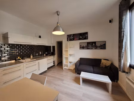 t2 meublé joliment rénové / quartier st aubin