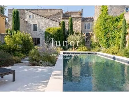 luxury 8 pièces farmhouse en location saint-rémy-de-provence  france