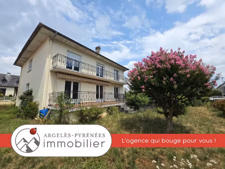 lourdes maison avec deux appartements  grand garage et ter