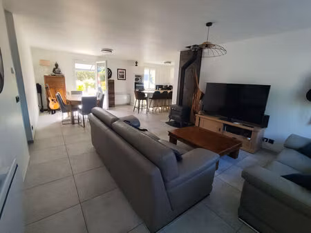 location maison 5 pièces  86.00m²  arques