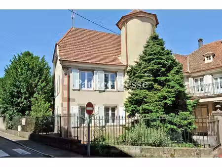 ancienne maison d'officier des mines du 16e s. en alsace.
