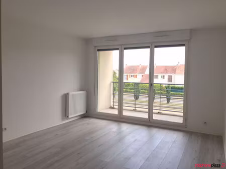 location appartement 2 pièces  41.66m²  élancourt