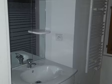 location maison 3 pièces  41.40m²  les aires