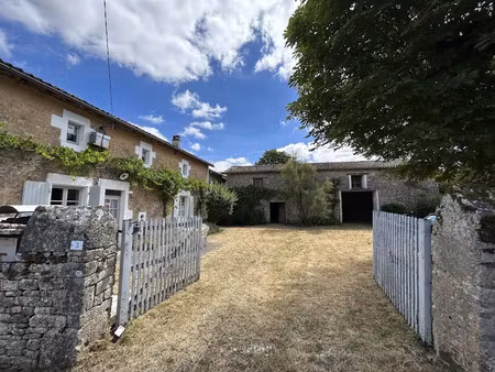 vente maison 6 pièces 156.63 m² à sainte-soline (79120)  89 000 €