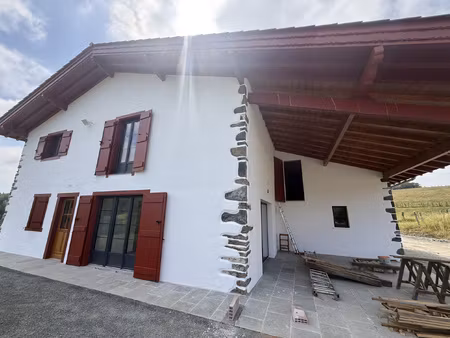 location maison 7 pièces 239m² st pee sur nivelle 64310