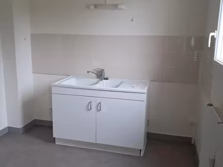 location appartement 2 pièces 55 m² à bourgueil (37140)
