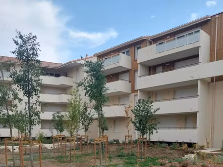 location appartement 4 pièces 93 m² à avignon (84000)