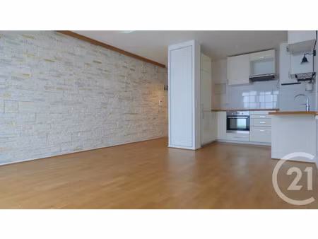 location appartement 2 pièces 46 m² à vitry-sur-seine (94400)