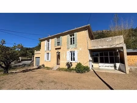 maison composée de plusieurs appartements à saint-clair