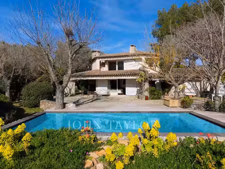 sanary-sur-mer – villa d'architecte avec piscine  garage et aperçu mer