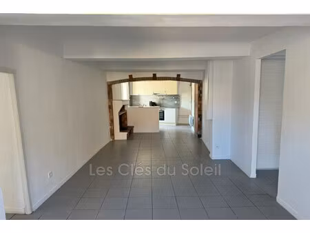 location appartement 2 pièces 56m² sollies toucas 83210