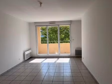 location appartement 3 pièces 67m² brignoles 83170