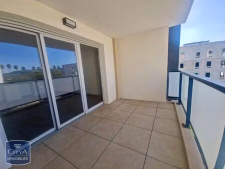 location appartement 2 pièces 44m² hyeres 83400
