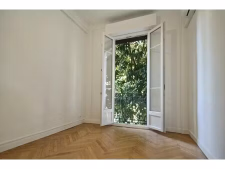 location appartement 2 pièces 27m² nice 06000