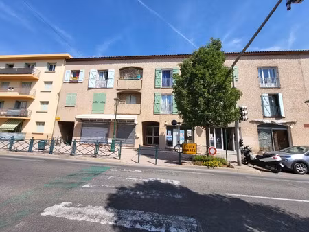 location local commercial 106m²