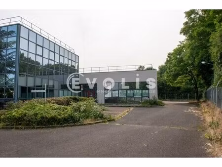 location local d'activités 2 000 m²