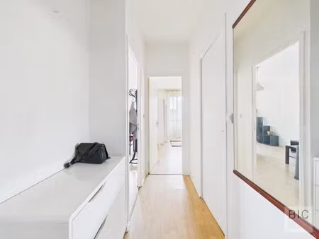a vendre grand t2 de 48 m2 à ré-agencer
