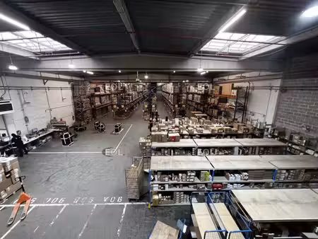 location local d’activités saint-denis 93200 1571m² à 4764m²