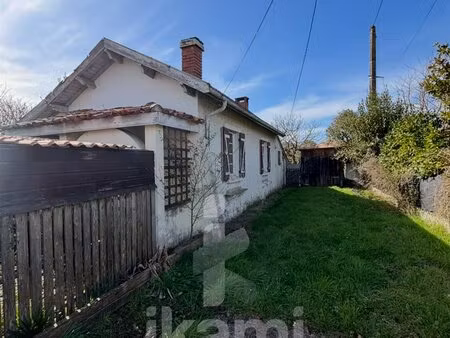 maison de 61 m2 à rénover sur parcelle d’environ 610 m2 proche des ports de gujan  fort...