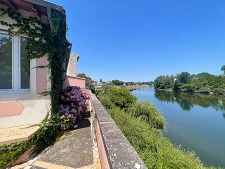 charmante propriété en bord de rivière