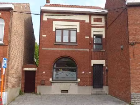 maison 3 façades à restaurer - 2 chambres - jardin