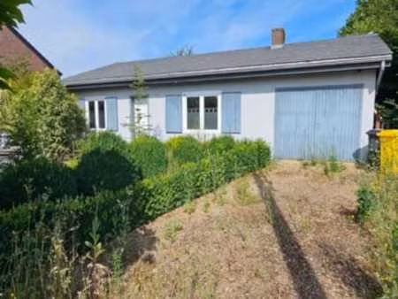 bungalow chaussée romaine  2 chambres  dépendances et jardin