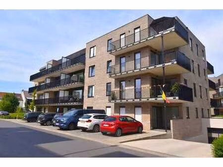 appartement moderne de 2 chambres à louer à halle - parki...