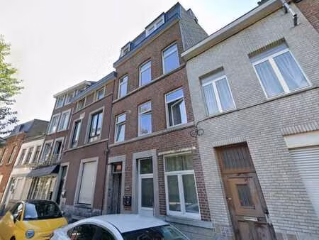 immeuble de rapport rénové 6 chambres et 6 salles de douches