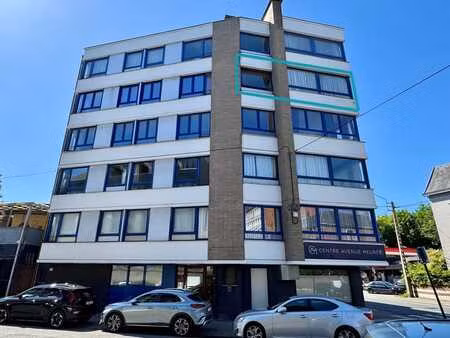 bel appartement lumineux de 57m² avec 1 chambre et une cave