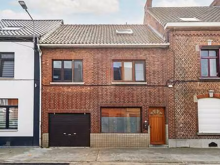 maison 4 chambres avec garage et beau jardin!