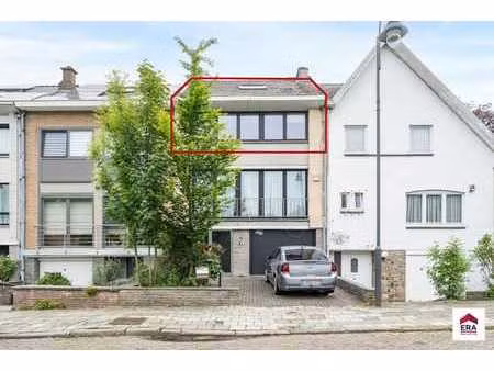 duplex cosy et moderne avec 3 chambres!