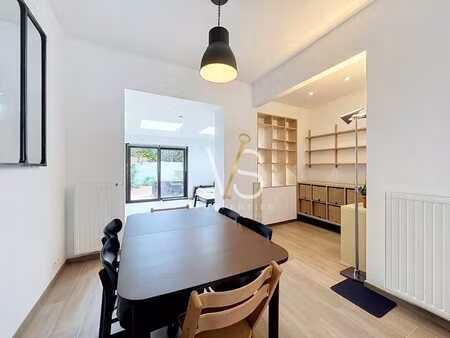 charmante maison lumineuse remise à neuf avec beau jardin !
