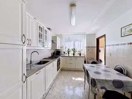 maison de caractères avec potentielement 3 unités à vendre